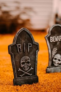 tombstones as halloween decorations