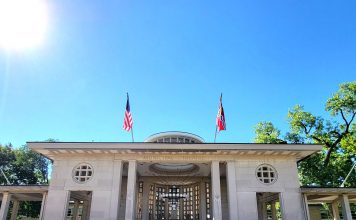 The Muny: Tips to Help You Enjoy a Night Under the Stars
