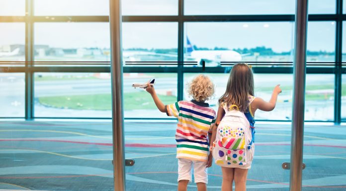 flying with kids at the airport