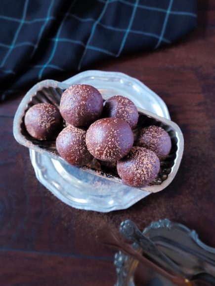 vegetarian cocoa bliss balls