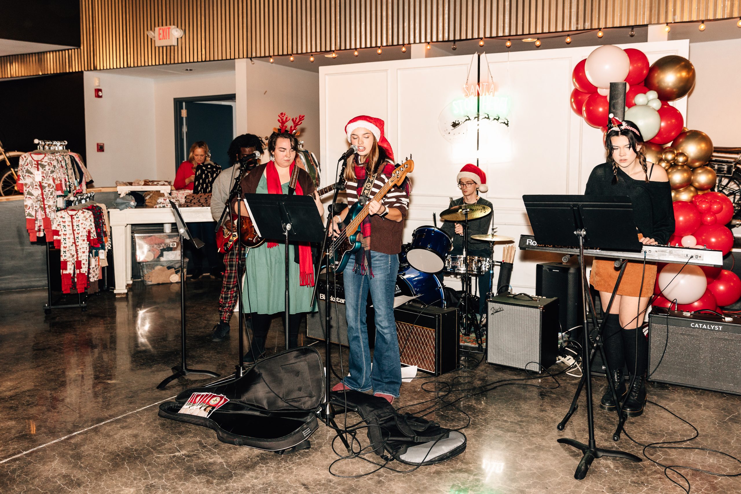 STL MOM | Donuts with Santa (Vender Images)