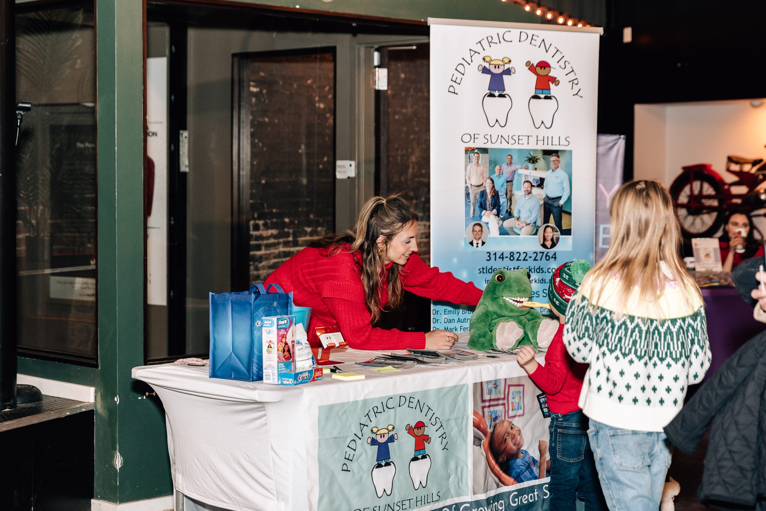 STL MOM | Donuts with Santa (Vender Images)