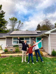 StraightUpSolar_AlisonCollier_Knobbe-Submission-2_SolarSmile_Photo_web1920