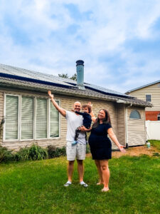 StraightUpSolar_IsabelStockman_SolarSmile_Roof_Family_ME_Summer_web1920