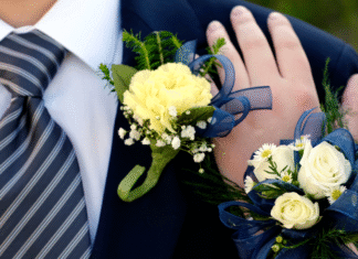 Mom’s Guide to Formals: Prom, Homecoming, and Beyond!